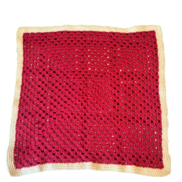 HANDMADE Crochet Vintage Dark Pink/Off White Small Baby Blanket O640 - Picture 1 of 4